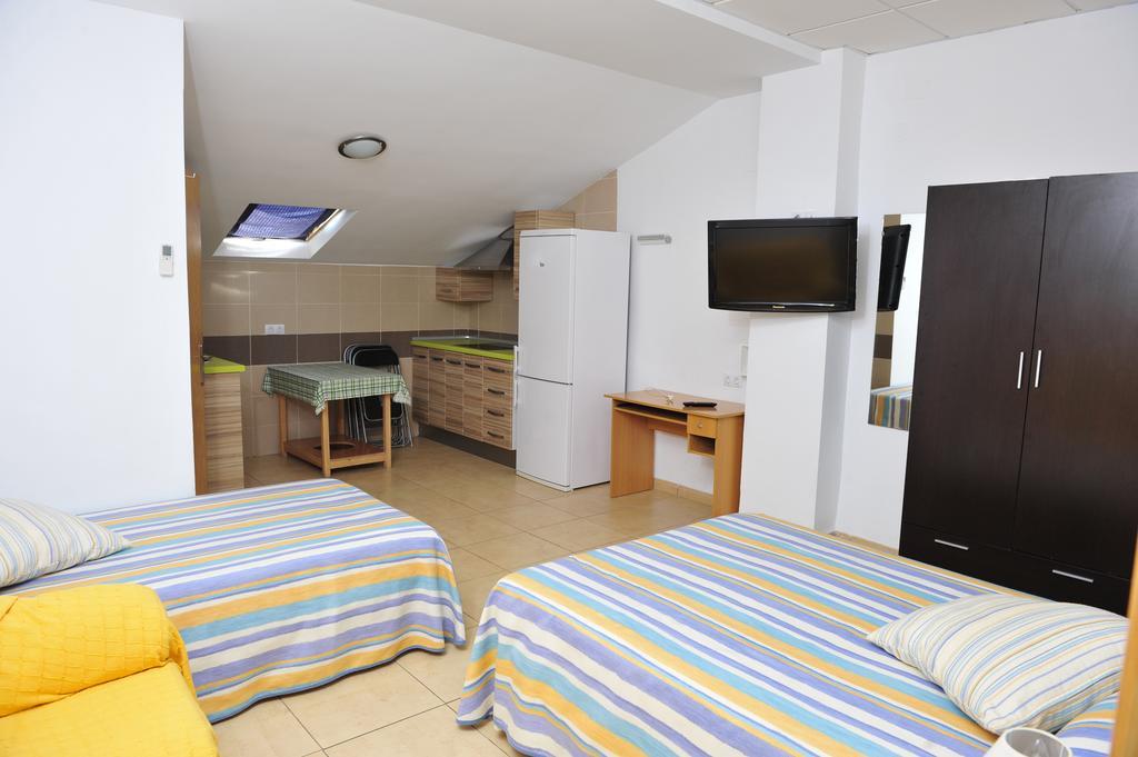 Hostal Via Del Caminante Madrigalejo 외부 사진